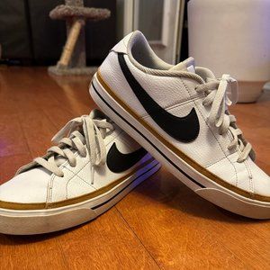 Nike Court Legacy Shoes | White/Desert Ochre/Black | 10.5m / 12w